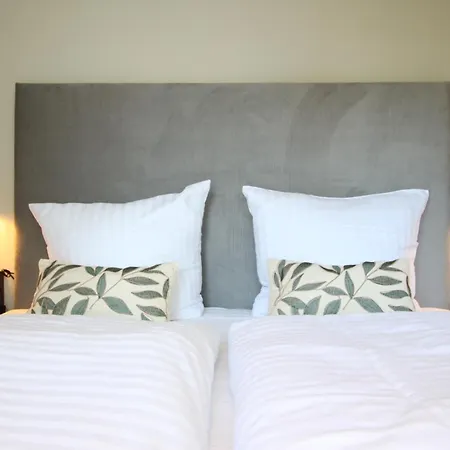 Strom Acht - Modern Frisch Inkl Stellplatz, Balkon - 200m Zum Alten Strom * Ρόστοκ