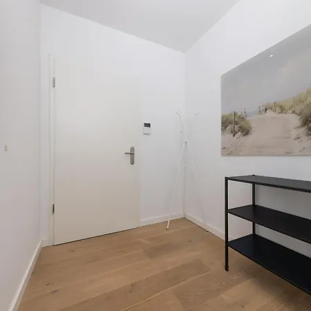 Апартаменты Strom Acht - Modern Frisch Inkl Stellplatz, Balkon - 200m Zum Alten Strom Росток