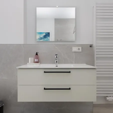 Strom Acht - Modern Frisch Inkl Stellplatz, Balkon - 200m Zum Alten Strom Росток