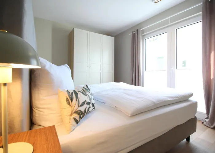 Apartment Strom Acht - Modern Frisch Inkl Stellplatz, Balkon - 200m Zum Alten Strom Rostock