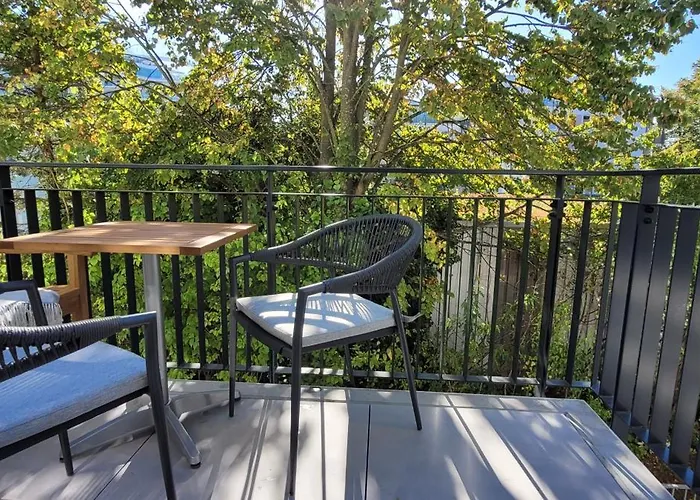 Strom Acht - Modern Frisch Inkl Stellplatz, Balkon - 200m Zum Alten Strom