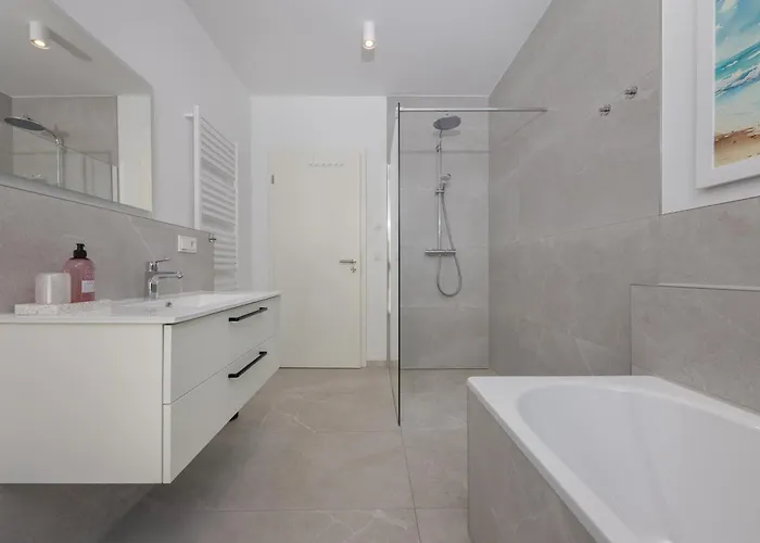 Apartment Strom Acht - Modern Frisch Inkl Stellplatz, Balkon - 200m Zum Alten Strom *